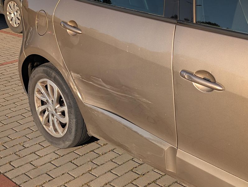 Renault Scénic (2014) NEFUNKČNÍ KLIMA, nová STK - fotka 16 z 17