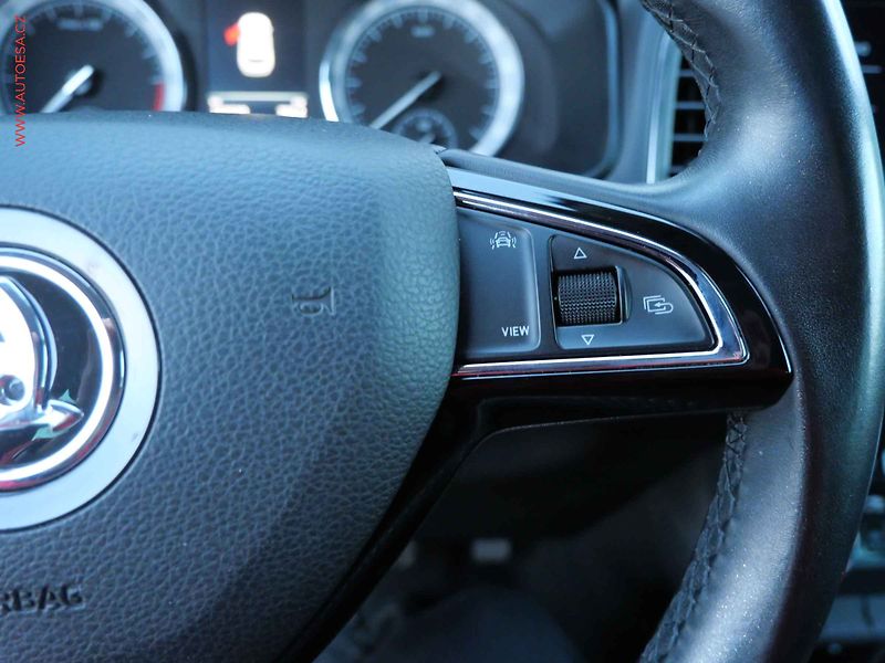 Škoda Karoq (2019) 1.6TDi, DSG - fotka 13 z 27