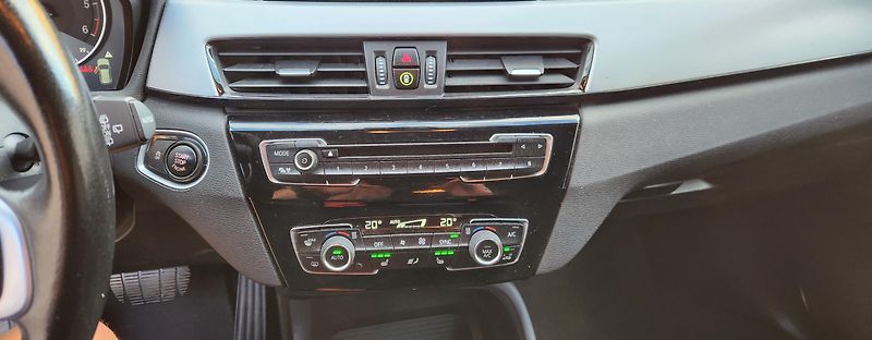 BMW X1 (2016) 2,0d ČR AUTOMAT LED TAŽNÉ - fotka 27 z 49