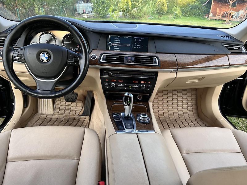 BMW Řada 7 740 LI,LONG,240KW,MINISTERSTVO - fotka 32 z 49