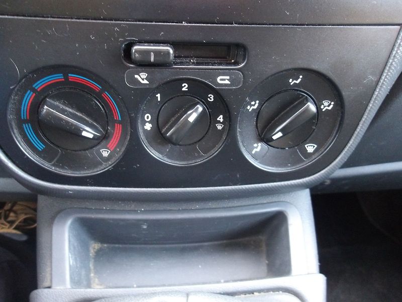 Citroën Nemo 1,4HDi 5 MÍST SPOTŘ: 4,3L/100k - fotka 25 z 27