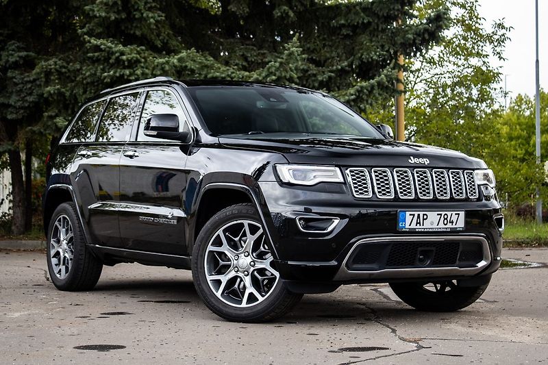 Jeep Grand Cherokee - fotka 3 z 23