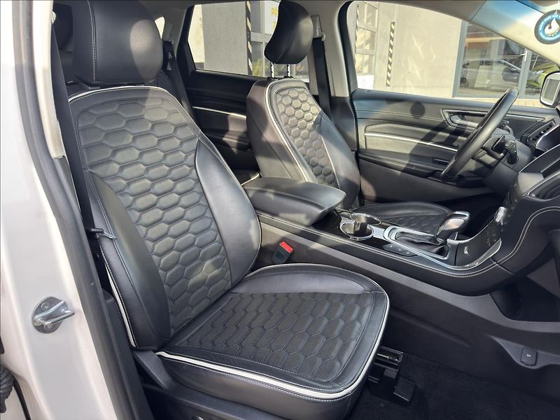 Ford Edge 2,0 TDCi Vignale AWD - fotka 10 z 19
