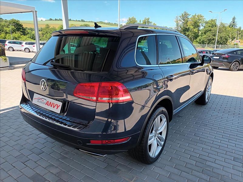 Volkswagen Touareg 3,0 TDI,176KW,NAVI,KŮŽE,PRUŽIN - fotka 5 z 46