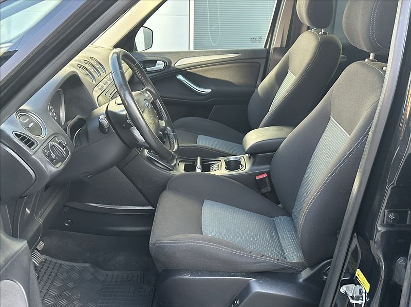 Ford S-MAX 2,0 TDCI 140PS  Trend - fotka 11 z 49