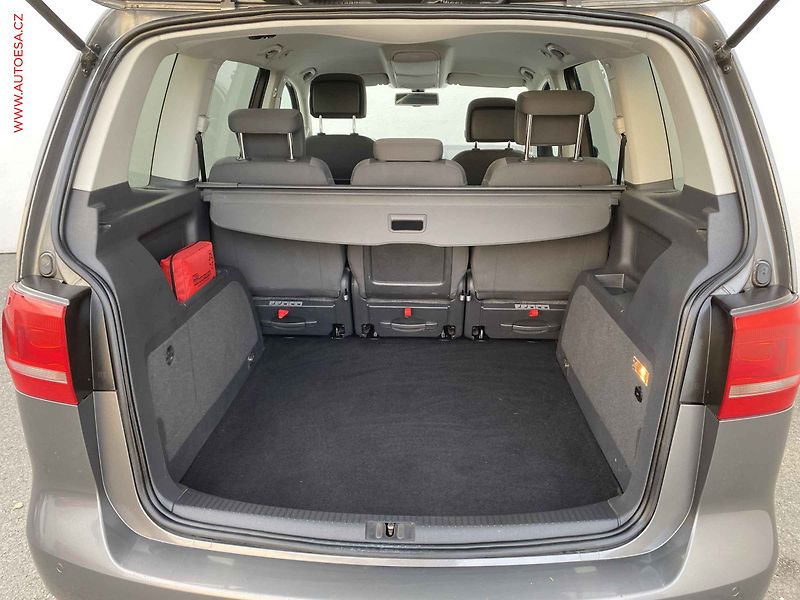 Volkswagen Touran (2013) 2.0 TDi, Comfortline, DSG - fotka 7 z 17