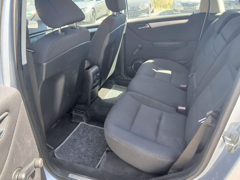 Mercedes-Benz Třídy B 170i, nová STK, celoroční pneu - fotka 25 z 36