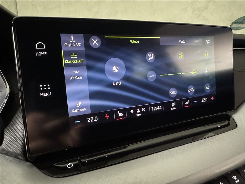 Škoda Octavia 2,0 TDi  DSG Tour Virtual LED - fotka 38 z 44