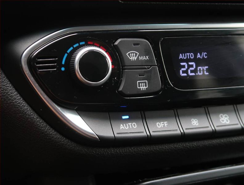 Hyundai i30 (2021) 1.6 CRDi MHEV, Serv.kniha - fotka 18 z 21