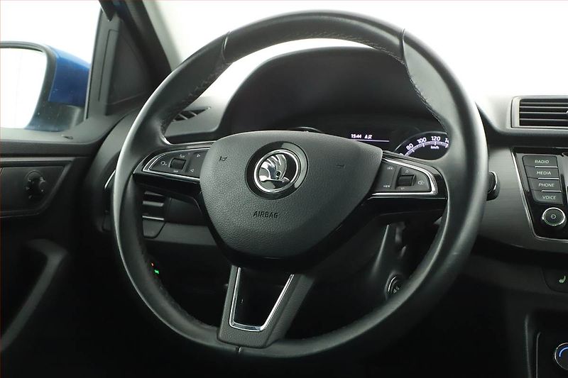 Škoda Fabia (2019) Style 1.0 TSI, Navi, Tempomat - fotka 8 z 19