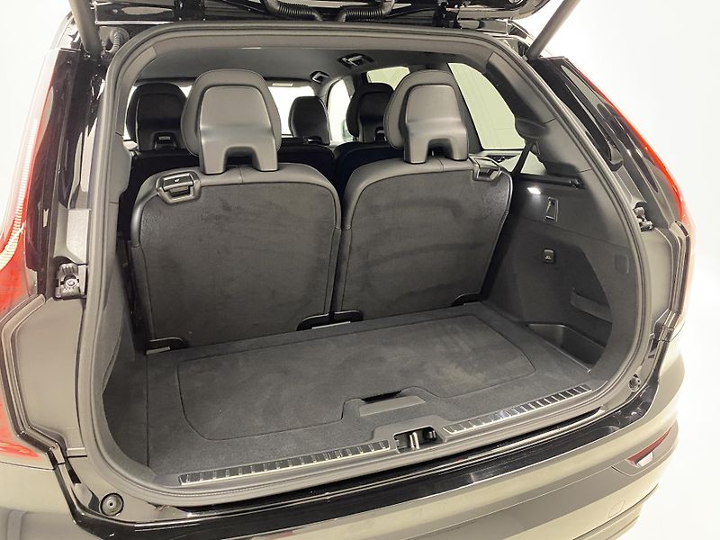 Volvo XC90 (2026) B5 AWD AUT BLACK EDITION PLUS  - fotka 23 z 73