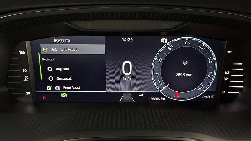 Škoda Octavia 2.0 TDI DSG Ambition Combi - fotka 10 z 25