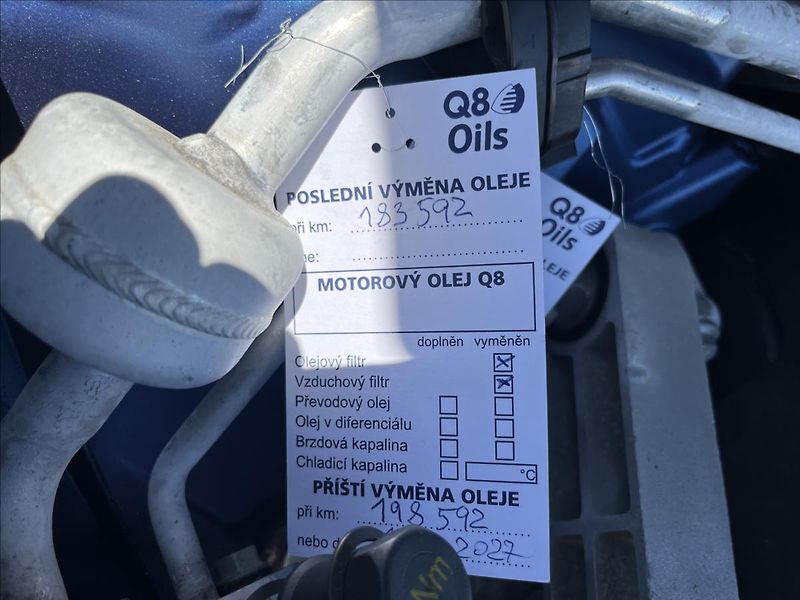 Volvo XC90 2,0 D5 R-DESIGN AWD SERVIS DPH - fotka 40 z 54