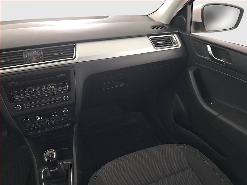 Škoda Rapid (2014) Spaceback 1.2 TSI, Tempomat - fotka 8 z 15