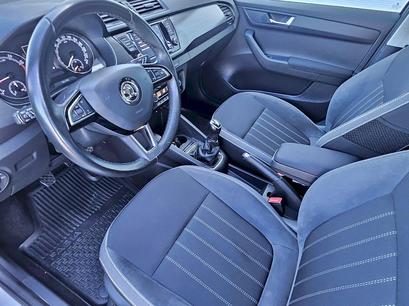 Škoda Fabia (2018) COMBI STYLE 81TSI/1.0 M6F - fotka 11 z 26