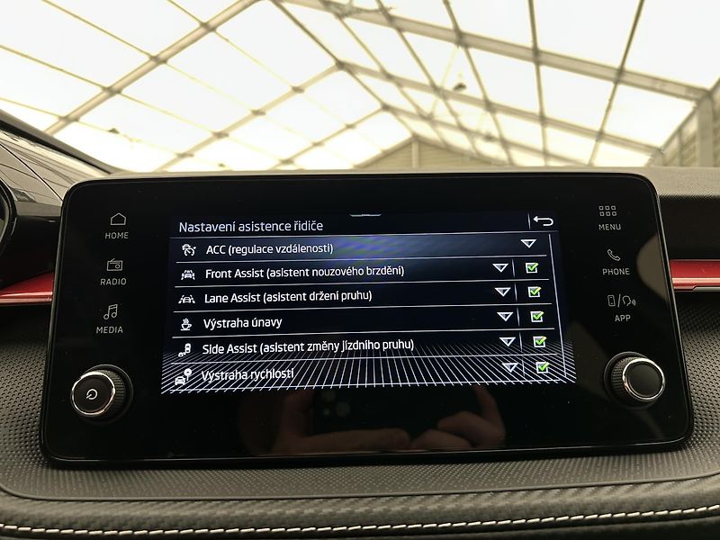 Škoda Fabia 1.0 TSI Monte Carlo - fotka 10 z 28