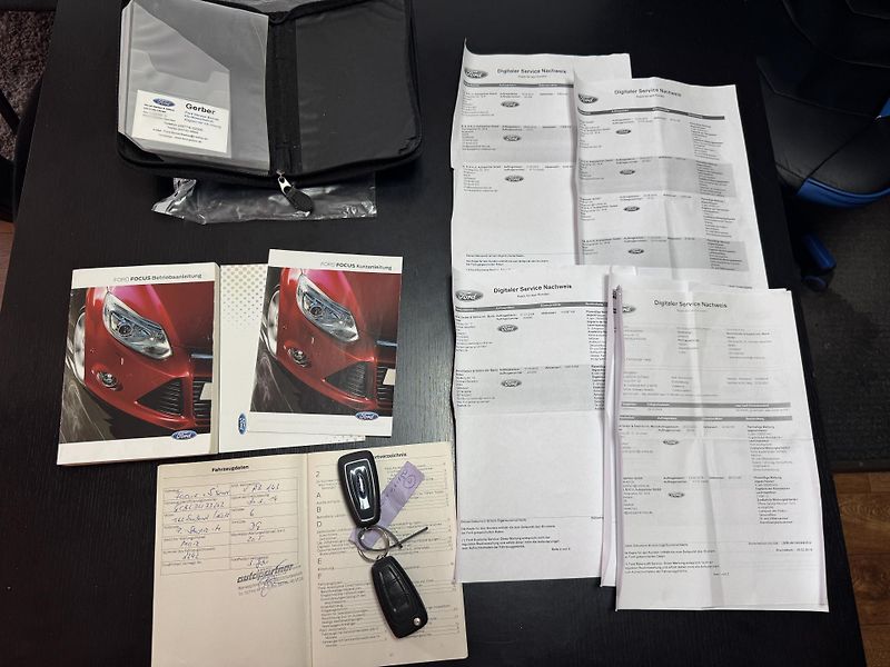 Ford Focus (2014) ST-LINE 1.6, rezervace - fotka 32 z 44