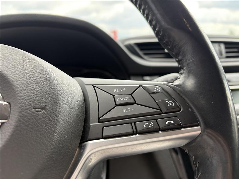 Nissan X-Trail 2,0 Xtronic 4x4 Acenta - fotka 8 z 19
