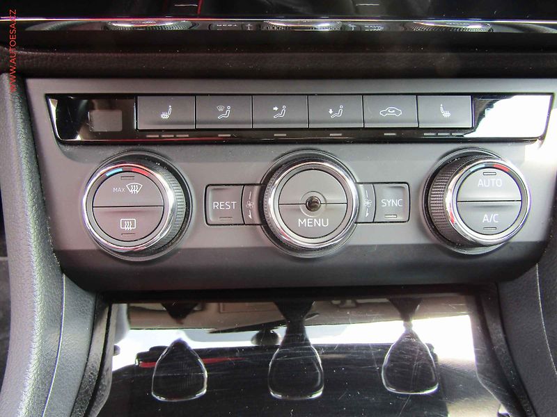 Škoda Superb (2016) 1.6TDI, servis.kniha - fotka 14 z 20