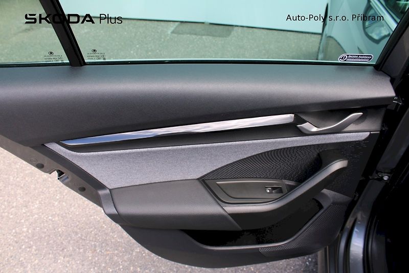 Škoda Octavia (2025) Top Selection 1.5TSI / 110kW 7 - fotka 19 z 24