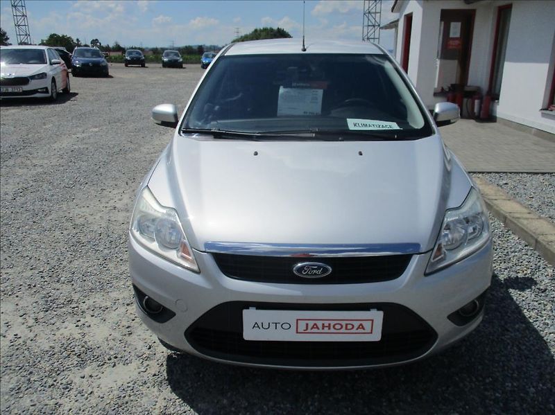 Ford Focus 1,6 i, klima, serv. kniha, - fotka 2 z 33