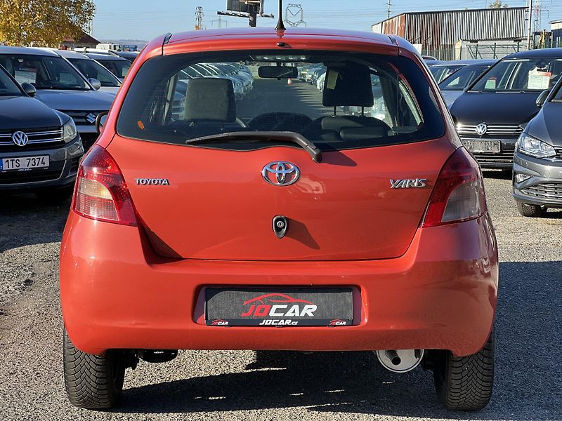 Toyota Yaris 1.0i 51KW KLIMA PŮVOD ČR  - fotka 6 z 38