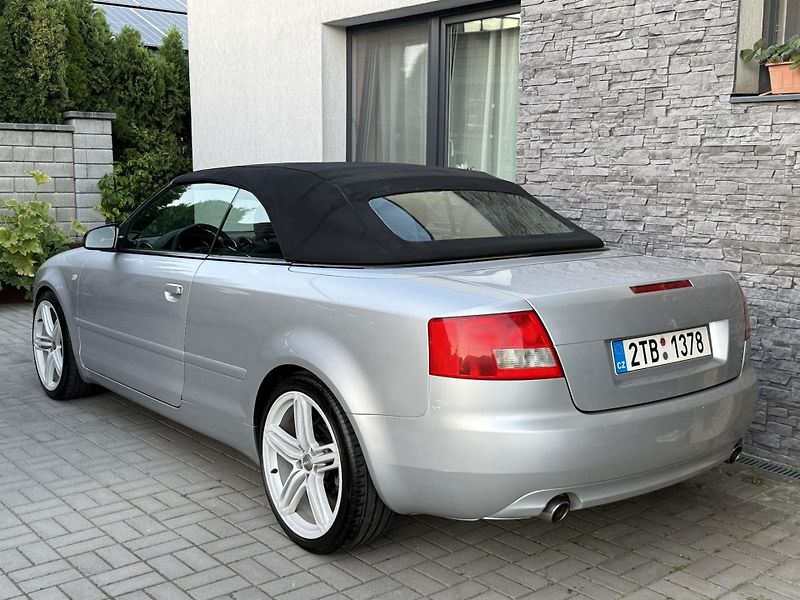 Audi A4 (2002) 2.4i 125kW  MANUÁL!! - fotka 2 z 17