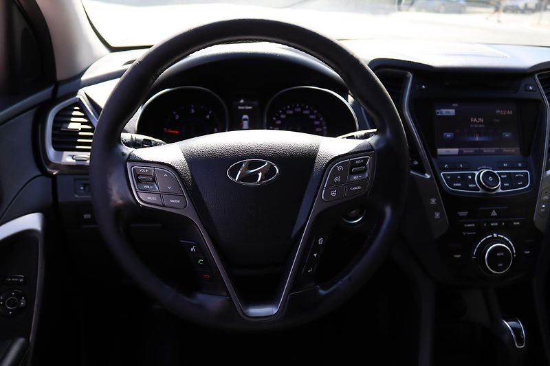 Hyundai Santa Fe Santa Fe 2.2 CRDi 4x4 ČR 1.MAJ - fotka 28 z 59