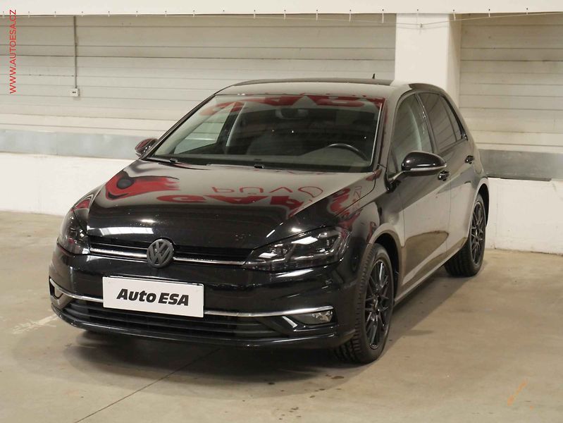 Volkswagen Golf (2017) 1.4TSi, 2.maj,ČR, Navi, LED - fotka 3 z 21
