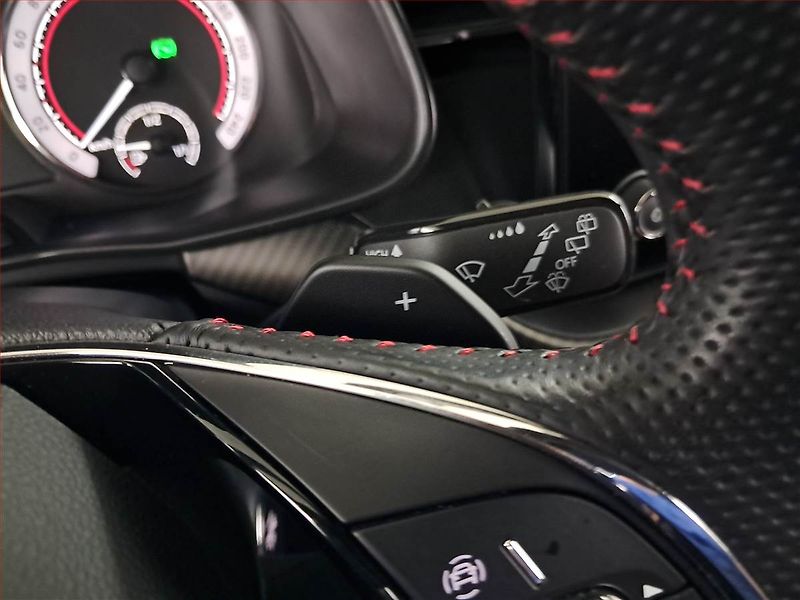 Škoda Kamiq (2021) Monte Carlo 1.0 TSI - fotka 19 z 26