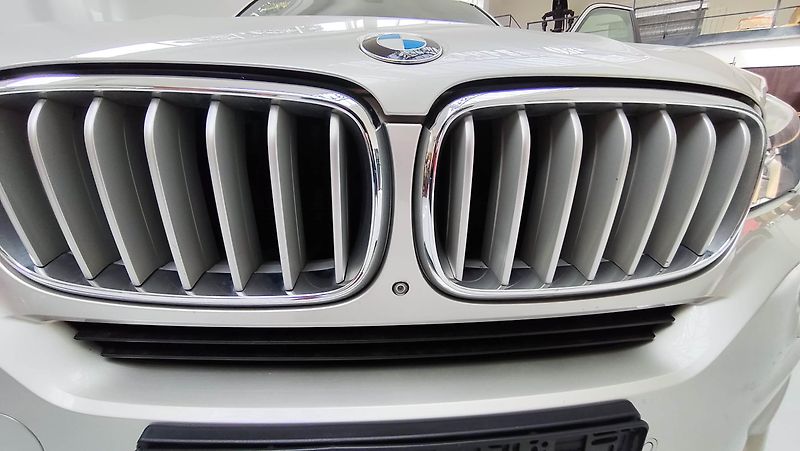 BMW X5 (2014) - fotka 18 z 63
