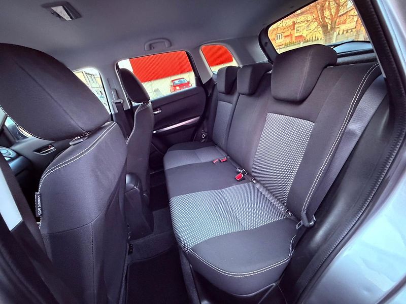 Suzuki Vitara 1.4 BoosterJet Comfort AllGrip - fotka 12 z 27