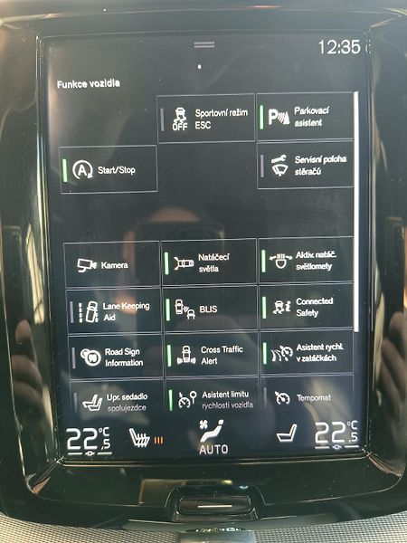 Volvo XC60 (2020) 2.0 B5 AWD 173kW R-Design AT - fotka 15 z 20