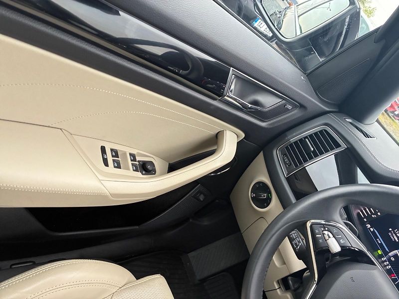 Škoda Kodiaq (2023) L&K 2.0TSI 140kW DSG 4x4 TAŽNÉ - fotka 11 z 11