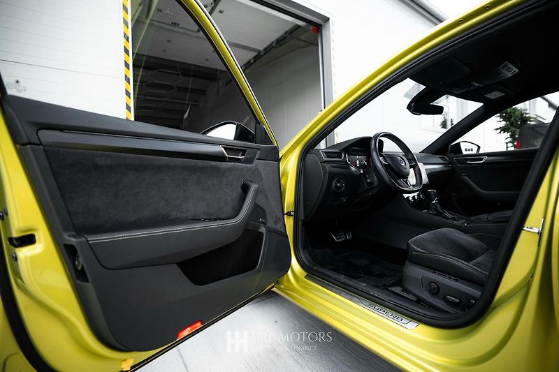 Škoda Superb (2019) Superb SportLine 4x4 200kW - fotka 17 z 45