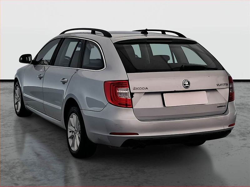 Škoda Superb (2013) 1.6 TDI, Navi, Tempomat - fotka 4 z 17