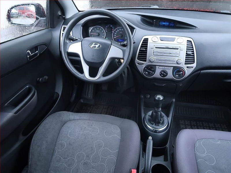 Hyundai i20 (2011) 1.2, Serv.kniha, po STK - fotka 7 z 13