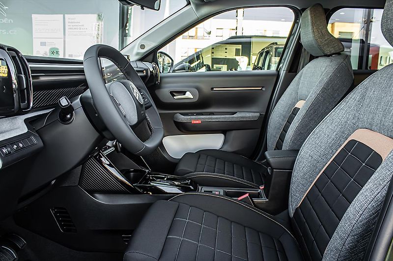 Citroën C3 Aircross (2026) 1,2 PLUS Hybrid 145k Automat - fotka 12 z 20