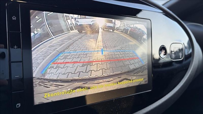 Toyota Aygo 1,5 Active - fotka 14 z 19