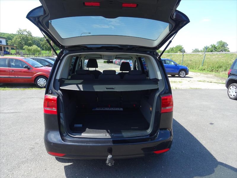 Volkswagen Touran 2,0 TDi 103 kW - fotka 18 z 33