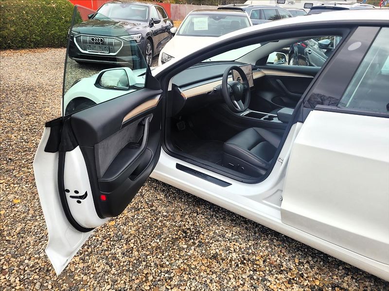 Tesla Model 3 AWD,LR,366kw,DUAL,SOH 89% - fotka 7 z 50