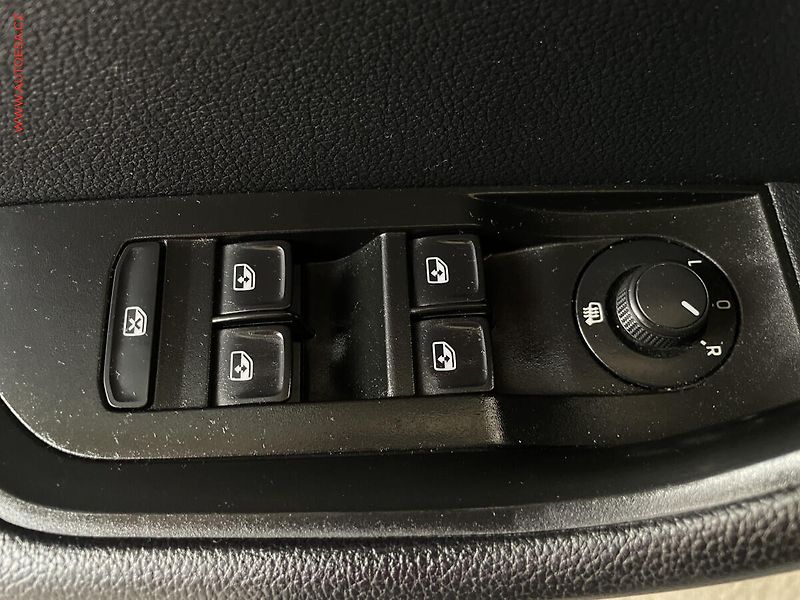Škoda Superb (2015) 1.4 TSi, Xenon, panor - fotka 10 z 15