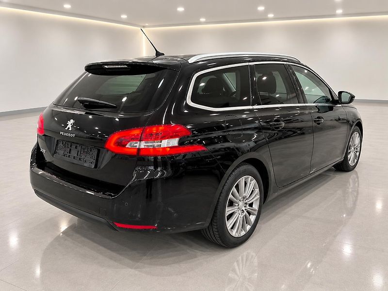 Peugeot 308 (2021) - fotka 10 z 24