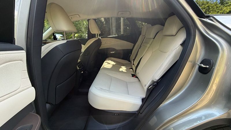 Lexus RX 450h plus 450H+ 2,5 PHEV LUXURY, TAŽNÉ Z - fotka 20 z 33