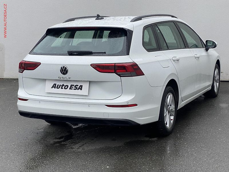 Volkswagen Golf (2022) 2.0 TDi, 2.maj,ČR, Life, LED - fotka 4 z 17