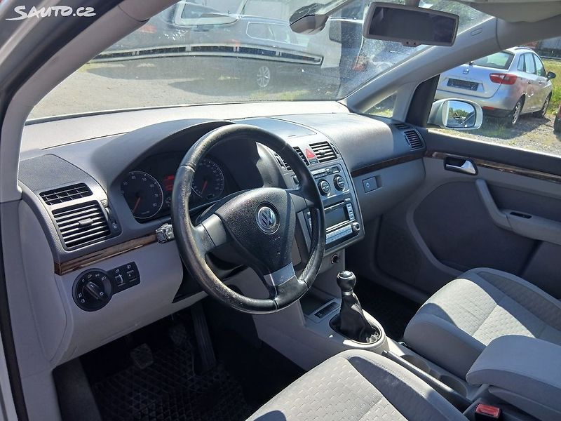 Volkswagen Touran 1.4 TSI, ALU, - fotka 16 z 30
