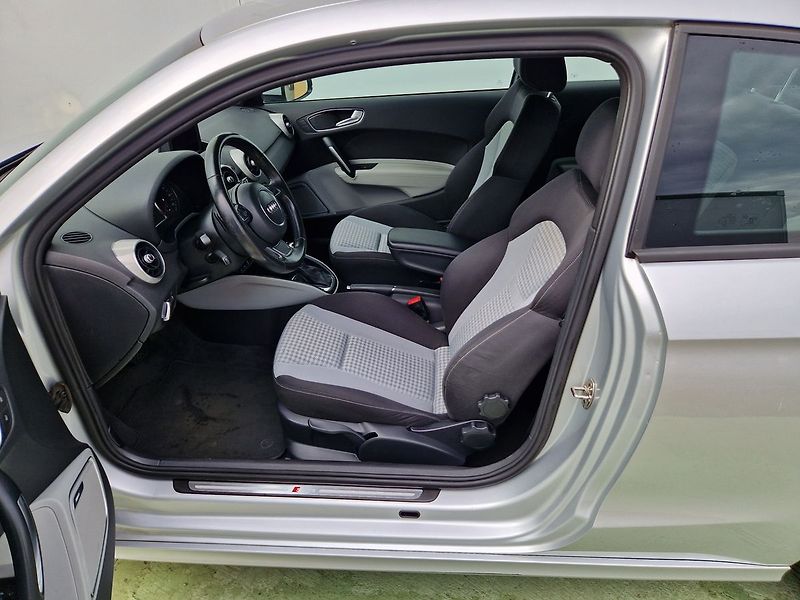 Audi A1 Ambition 1.4TFSI S-Line - fotka 24 z 34