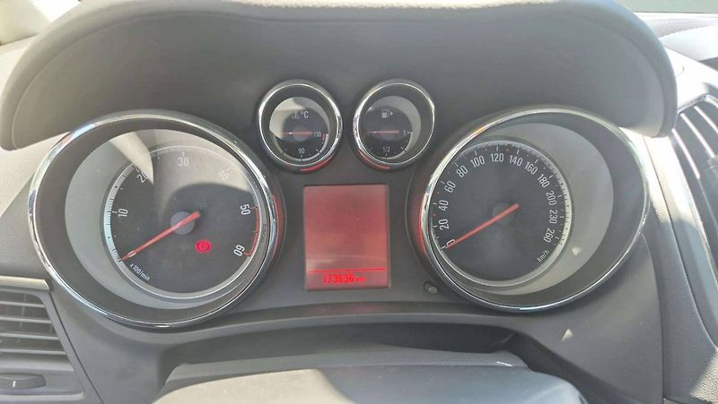 Opel Zafira Tourer Cosmo 2.0CDTI 121kW MT6 - fotka 16 z 42