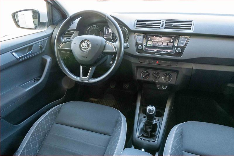 Škoda Fabia (2019) Ambition 1.0 TSI, Tempomat - fotka 7 z 14