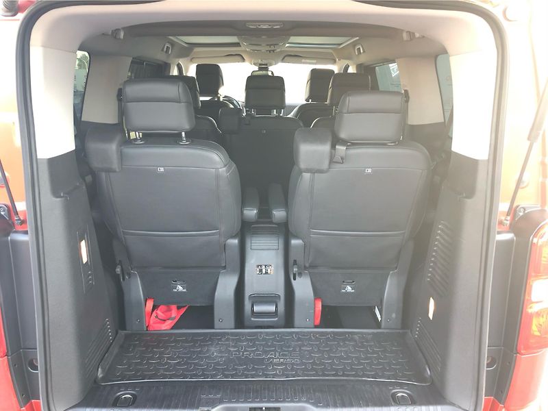 Toyota ProAce 2.0D4-D VIP AT L1 - fotka 14 z 29